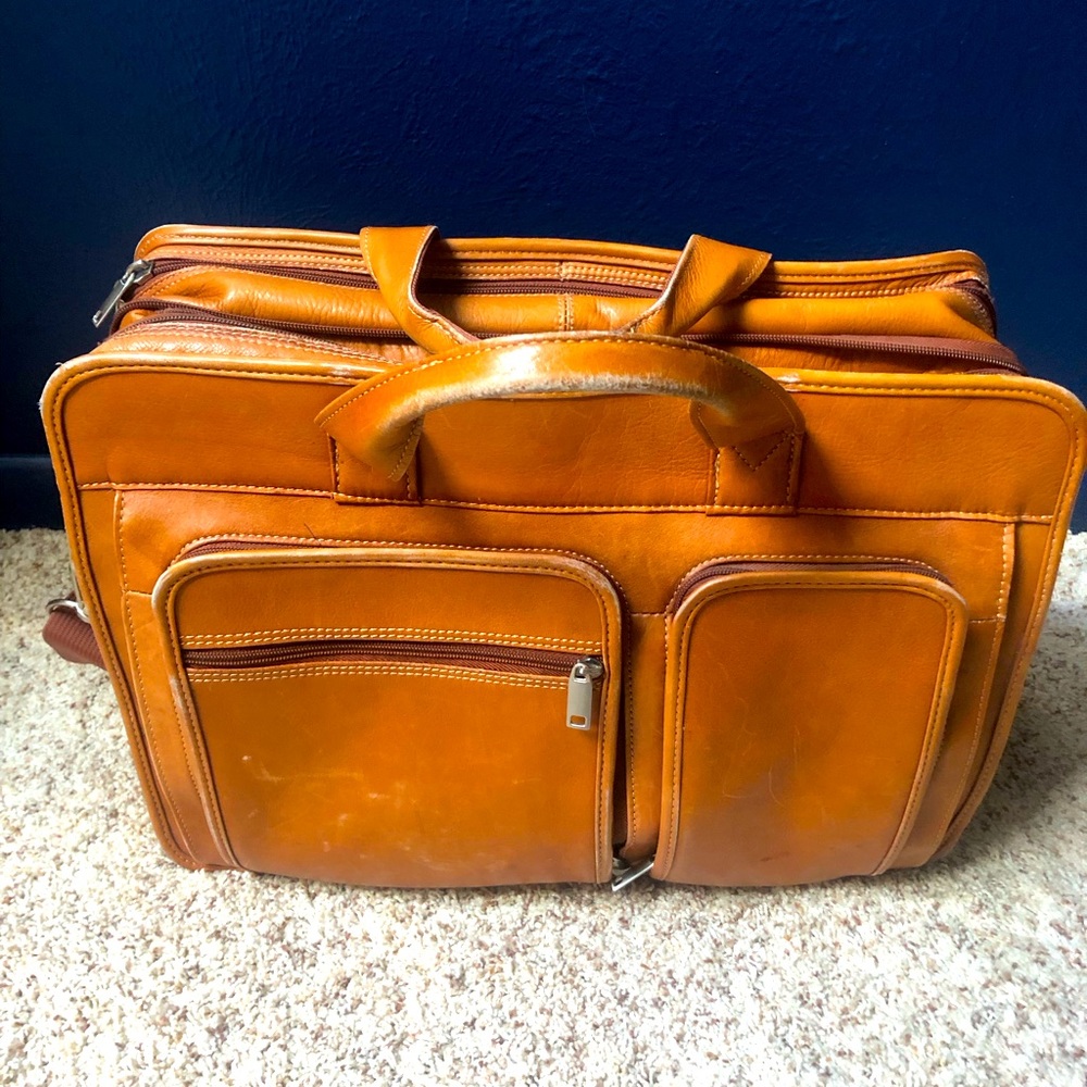 Wilson leather cross body messenger bag